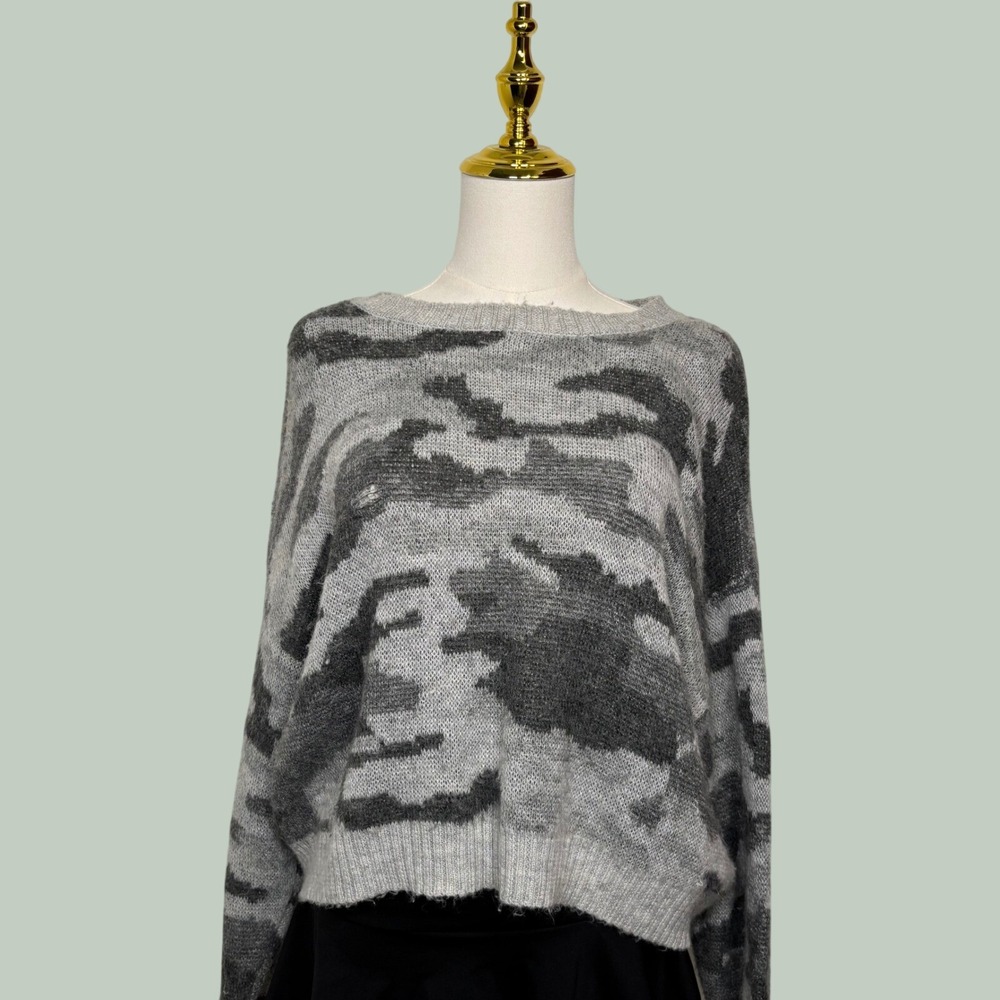 american eagle gray camo print knit sweater distressed grunge y2k baggy soft‎